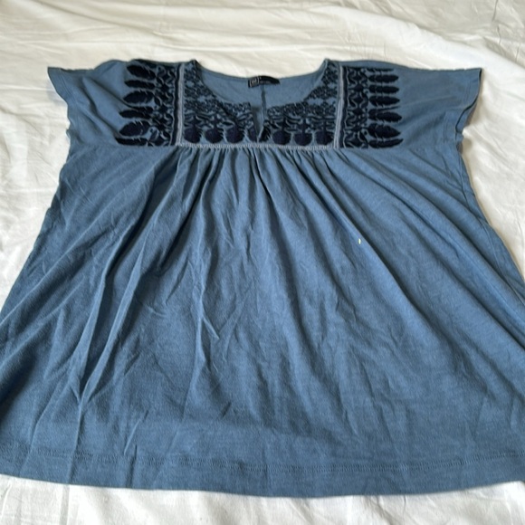 Gap Women's Blue Flutter Short Sleeve Top Small Embroidered - Picture 2 of 8
